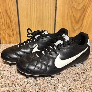 Nike Tiempo Rio Women's FG Soccer Cleats